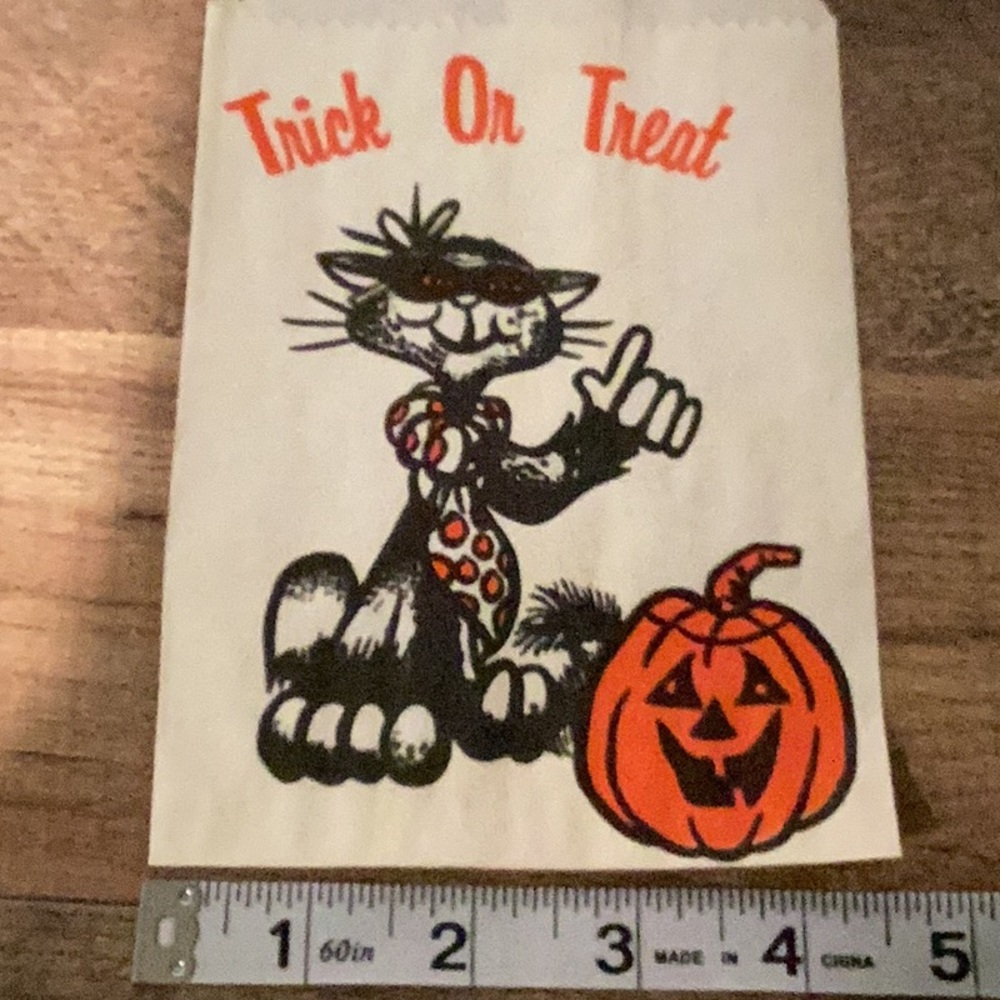Vintage trick or treat bags group of 20 groovy looking cat and pumpkin - Picture 8 of 9